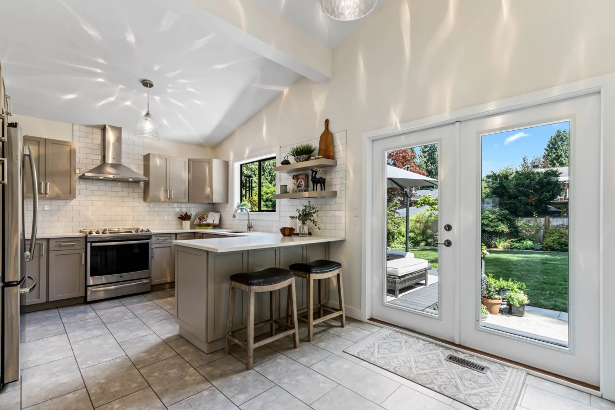 Primary Bathroom Photo of 12478 Carlton Street, Maple Ridge, BC