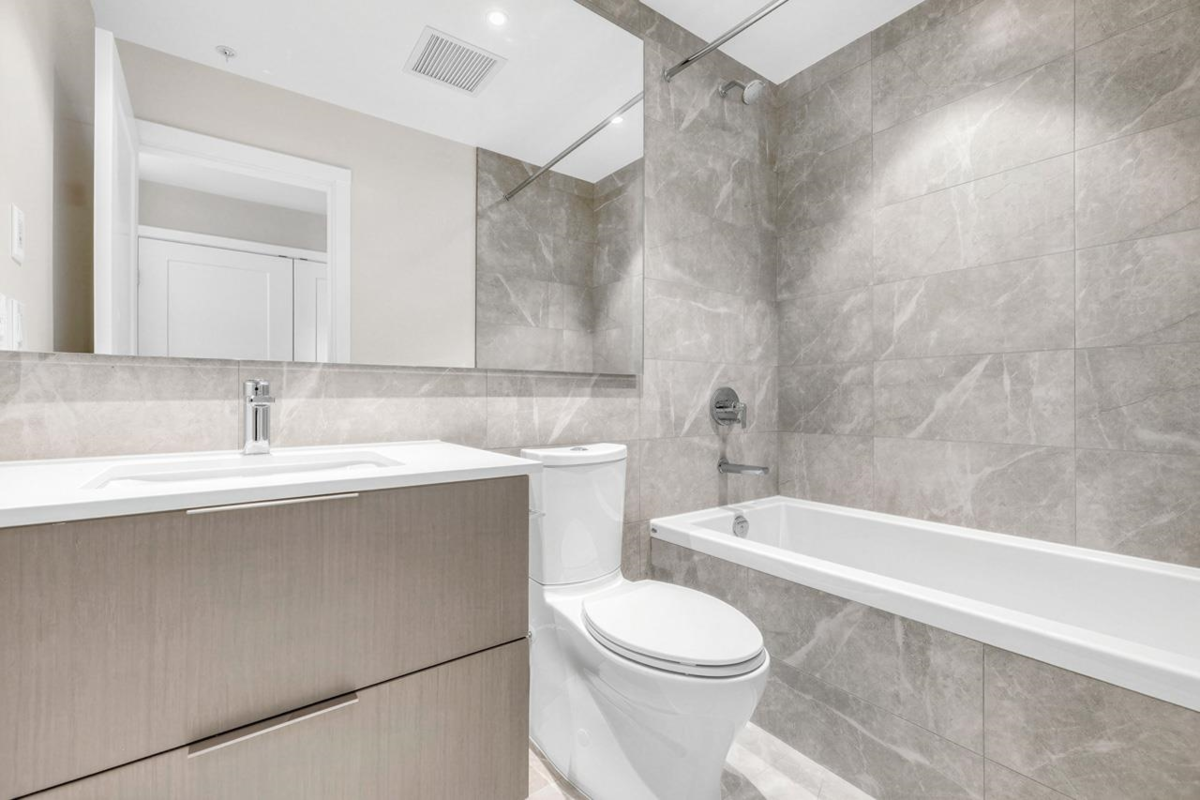 Kitchen Photo of 802 6138 Birney Avenue, Vancouver, BC