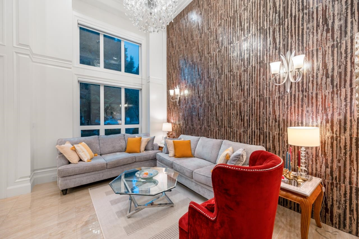 Kitchen Island Photo of 6100 Alta Court, Richmond, BC