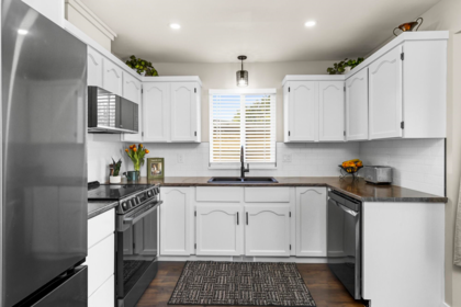 Breakfast Nook Photo of 50977 Nevin Road, Rosedale, BC