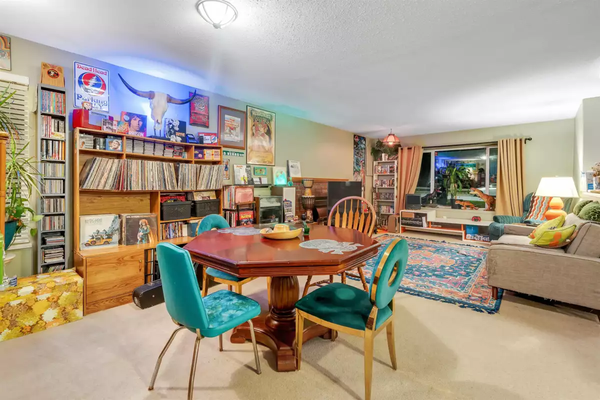 Family Room Photo of 17440 61a Avenue, Surrey, BC