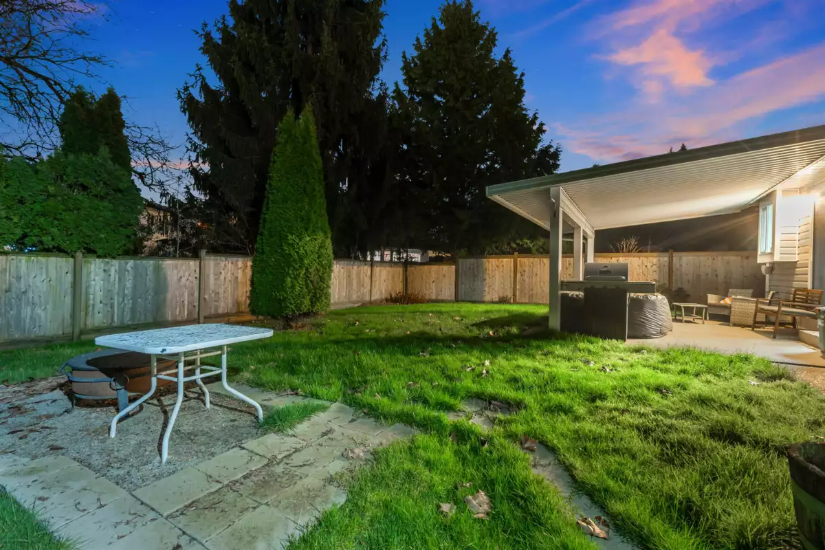 Mudroom Photo of 17440 61a Avenue, Surrey, BC