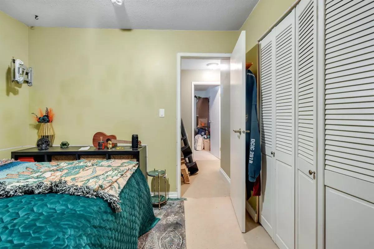 Primary Bathroom Photo of 17440 61a Avenue, Surrey, BC