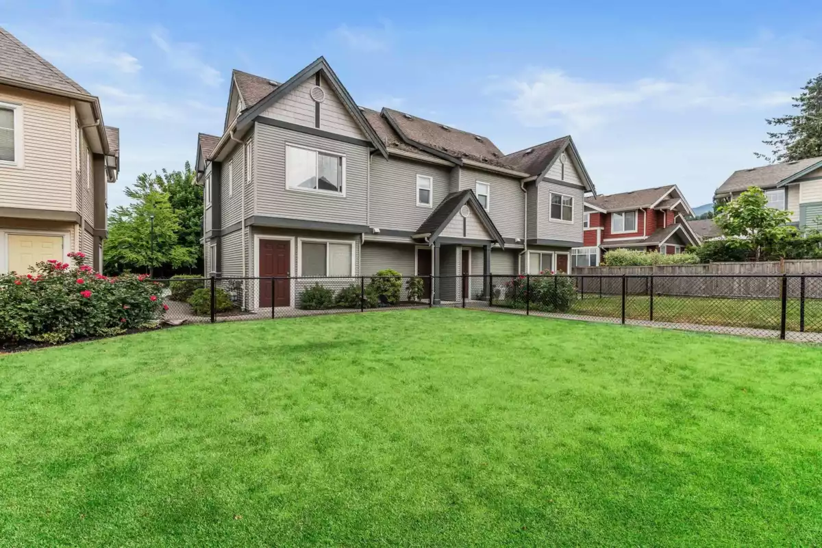 Fitness Center Photo Near 3 45450 Shawnigan Crescent, Chilliwack, BC