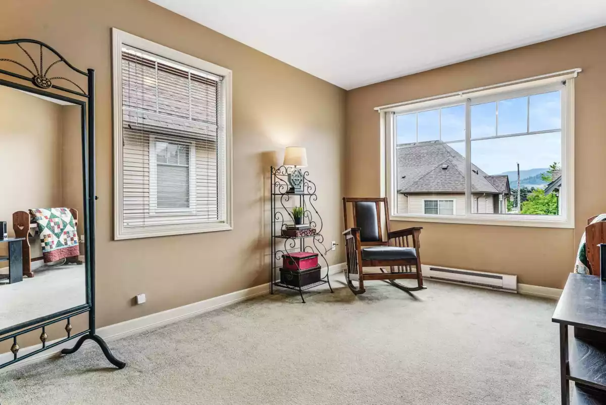 Guest Bathroom Photo of 3 45450 Shawnigan Crescent, Chilliwack, BC