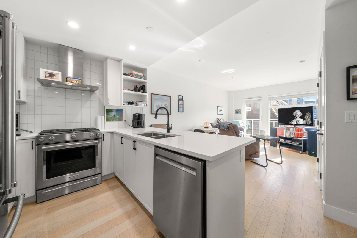 Dining Area Photo of 308 22226 Brown Avenue, Maple Ridge, BC
