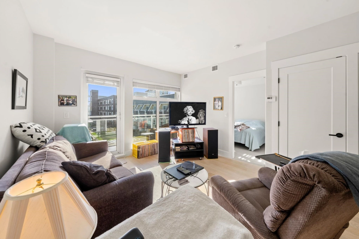 Primary Bathroom Photo of 308 22226 Brown Avenue, Maple Ridge, BC