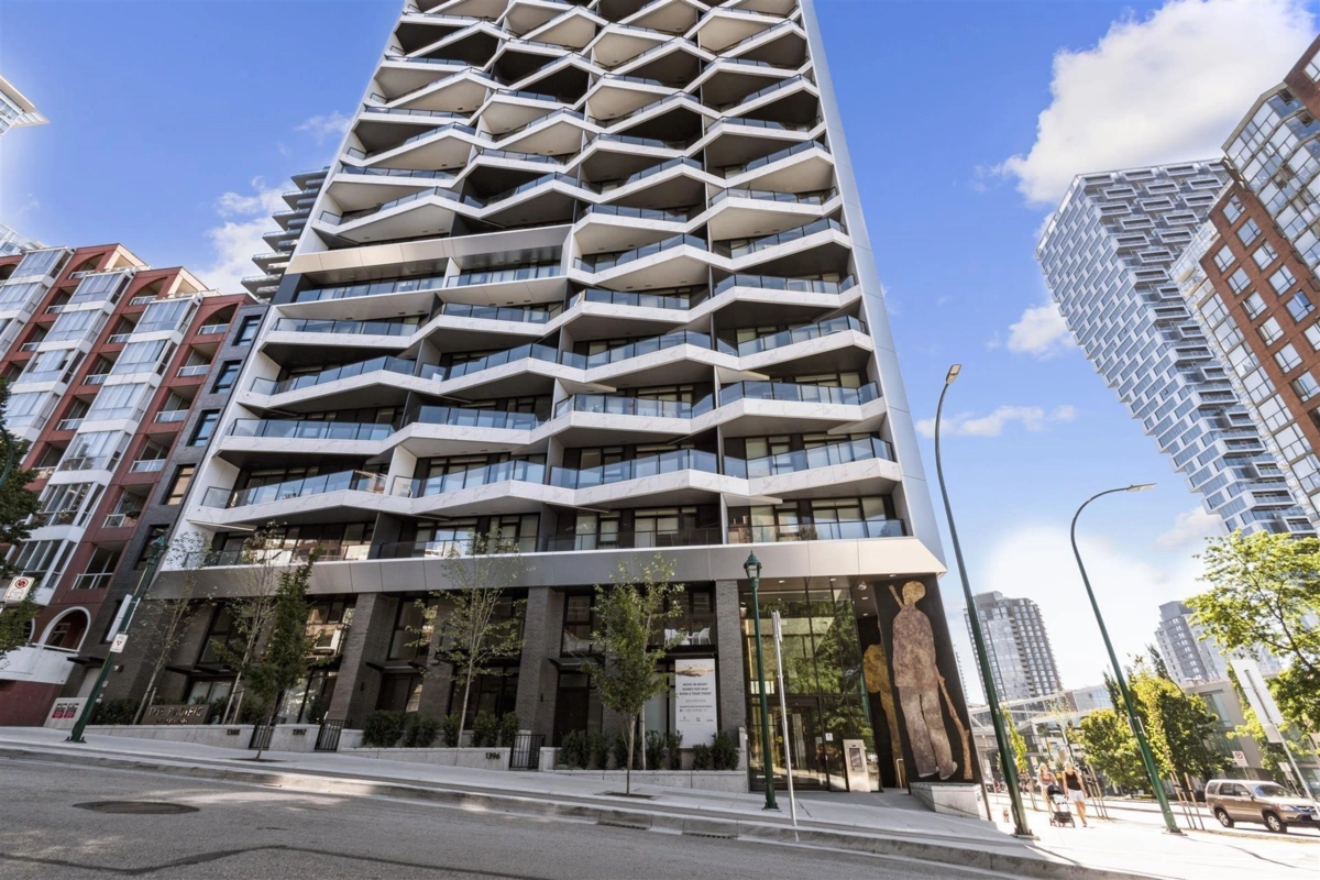 Front Yard Photo of 1107 889 Pacific Street, Vancouver, BC