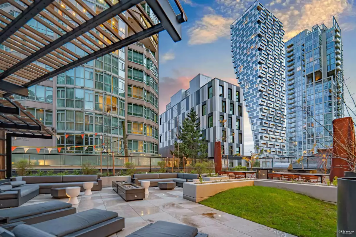 Loft / Bonus Room Photo of 1107 889 Pacific Street, Vancouver, BC