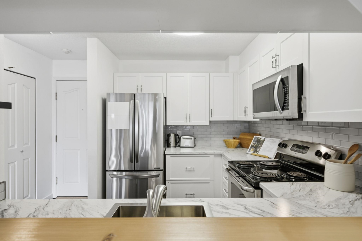 Bedroom 2 Photo of 204 315 E 3rd Street, North Vancouver, BC