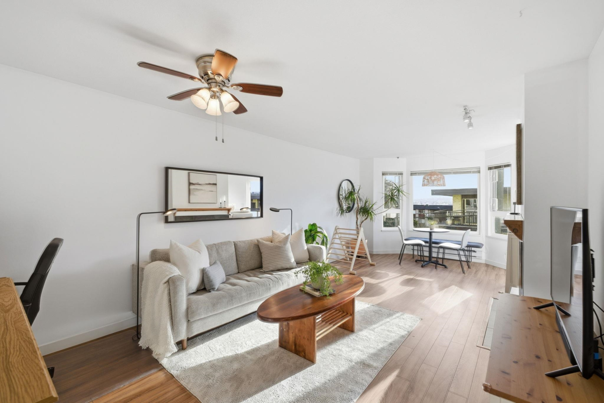 Family Room Photo of 204 315 E 3rd Street, North Vancouver, BC