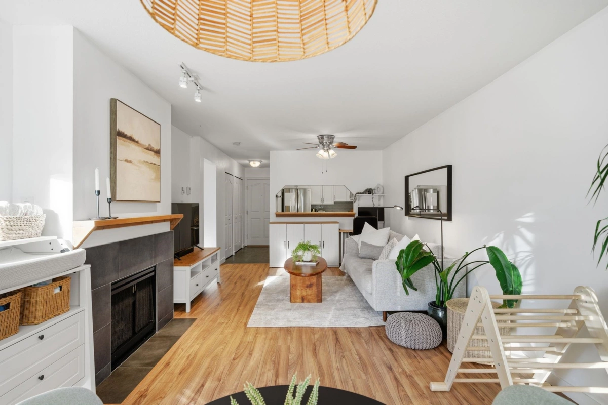 Kitchen Island Photo of 204 315 E 3rd Street, North Vancouver, BC