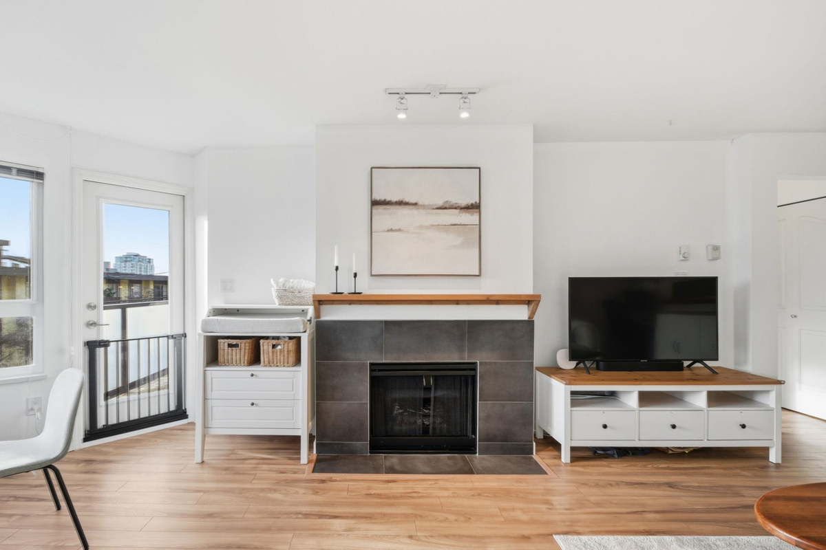Living Room Photo of 204 315 E 3rd Street, North Vancouver, BC