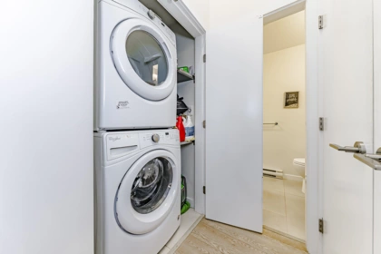 Mudroom Photo of 102 28 E Royal Avenue, New Westminster, BC