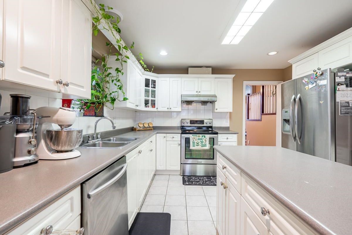 Bedroom 2 Photo of 7658 147a Street, Surrey, BC