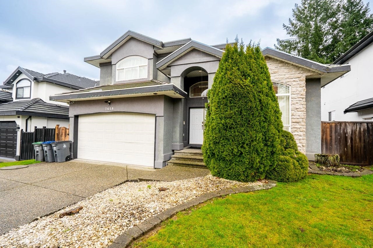 Family Room Photo of 7658 147a Street, Surrey, BC