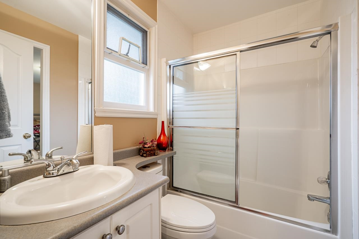 Swimming Pool Photo of 7658 147a Street, Surrey, BC