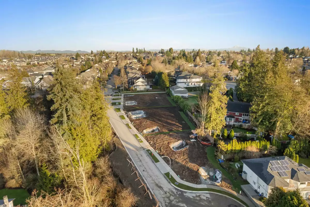 Kitchen Photo of 18086 66 Avenue, Surrey, BC
