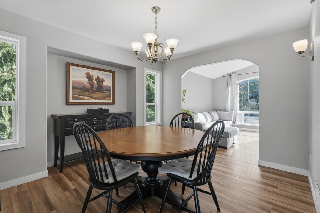 Breakfast Nook Photo of 7166 Marble Hill Road, Chilliwack, BC