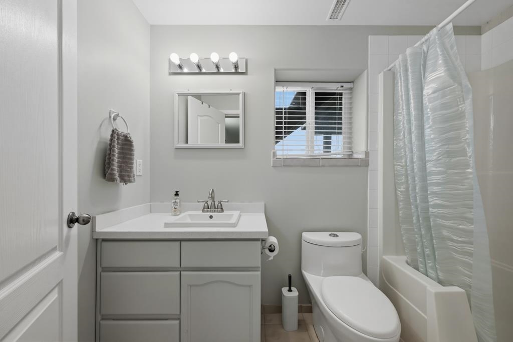 Swimming Pool Photo of 7166 Marble Hill Road, Chilliwack, BC