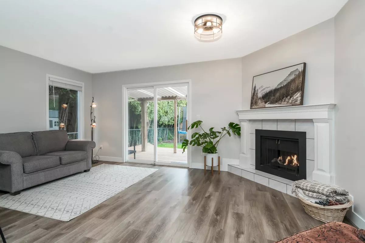 Guest Bathroom Photo of 44621 Monte Vista Drive, Chilliwack, BC