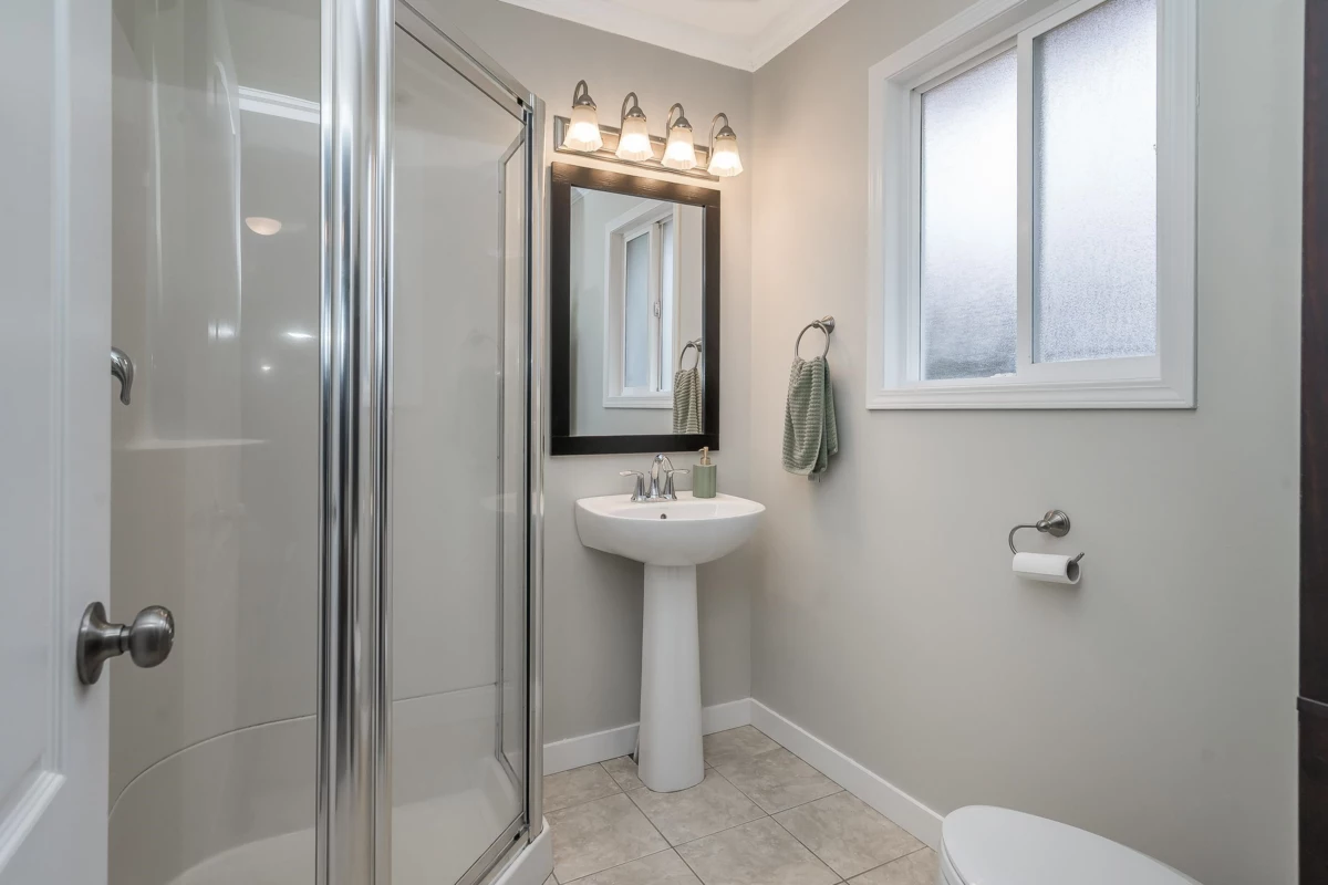 Laundry Room Photo of 44621 Monte Vista Drive, Chilliwack, BC