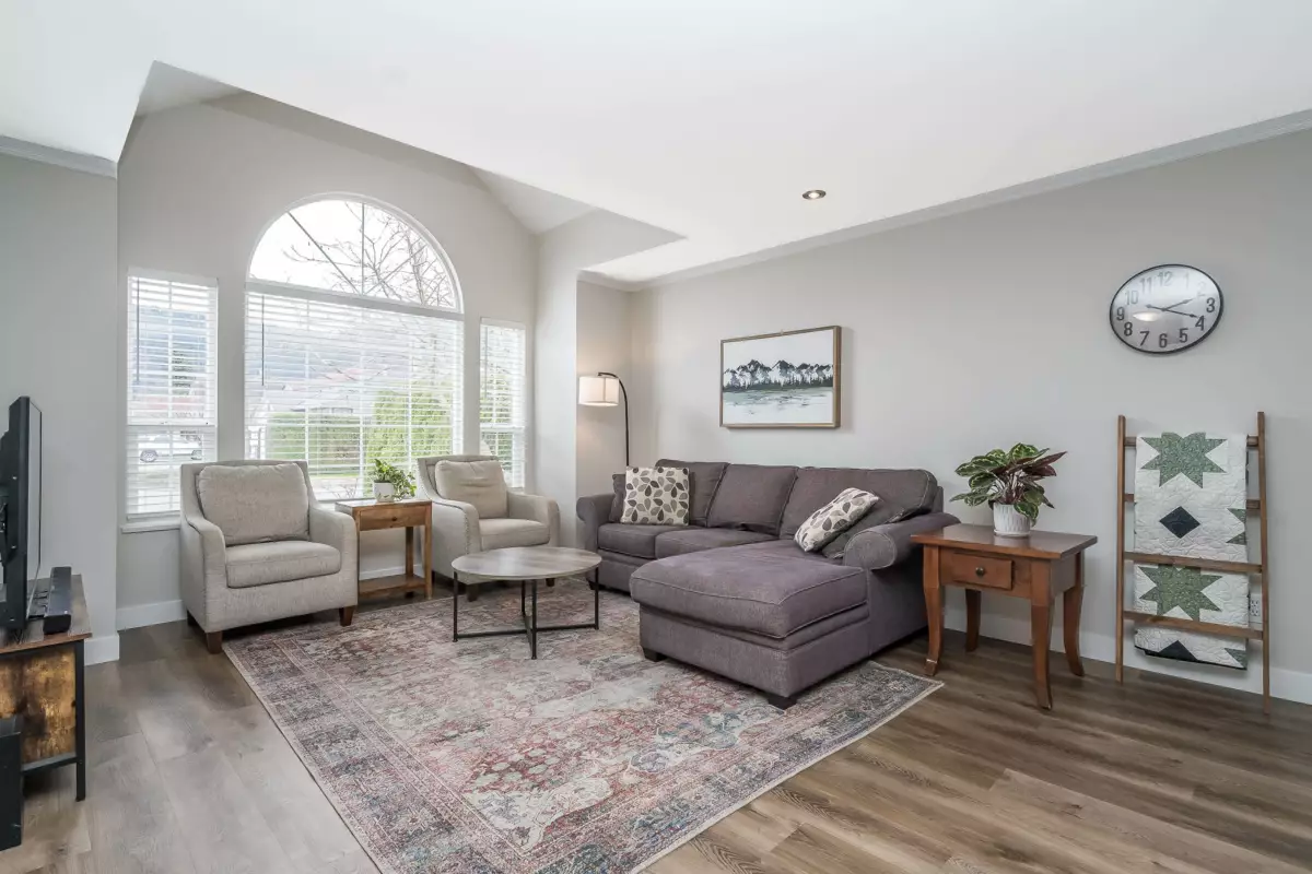 Primary Bathroom Photo of 44621 Monte Vista Drive, Chilliwack, BC