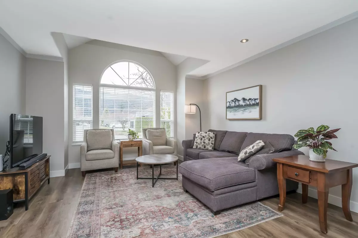 Walk-In Closet Photo of 44621 Monte Vista Drive, Chilliwack, BC