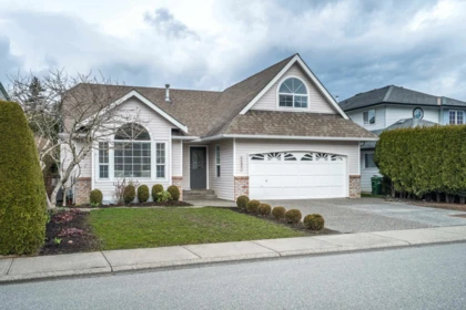 44621 Monte Vista Drive, Chilliwack, BC, Chilliwack — Single Family Residence for sale
