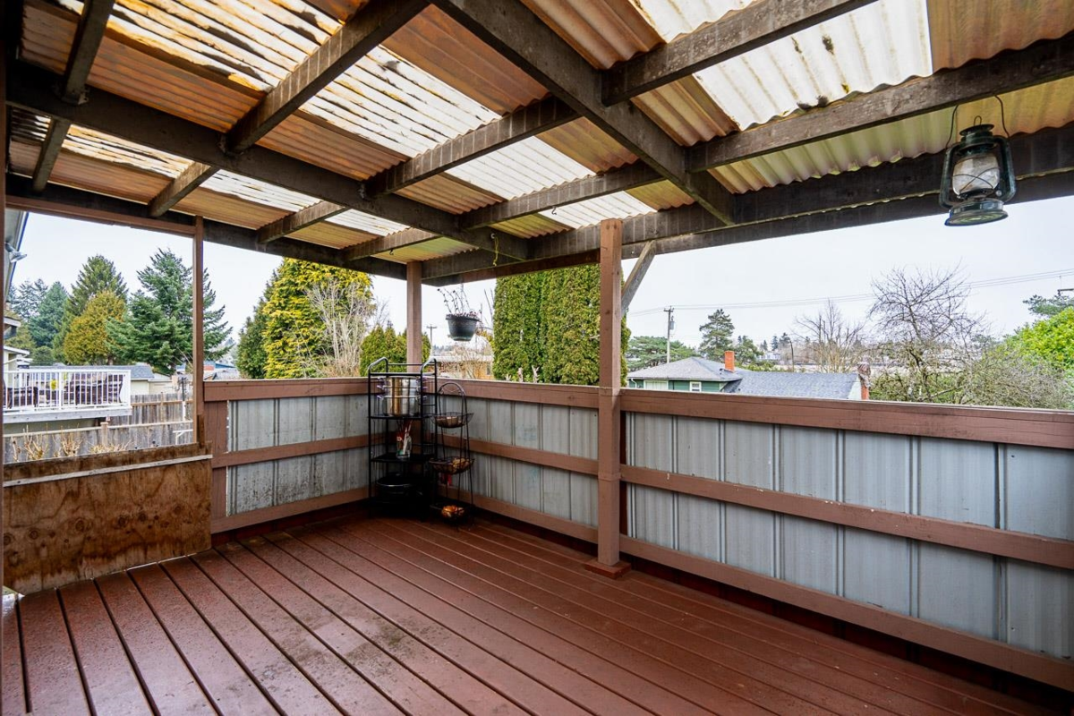 Breakfast Nook Photo of 7072 E Brewster Drive, Delta, BC