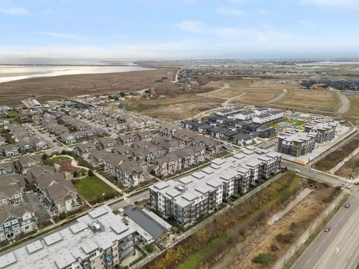 Front Yard Photo of 401 1892 Starling Drive, Tsawwassen, BC