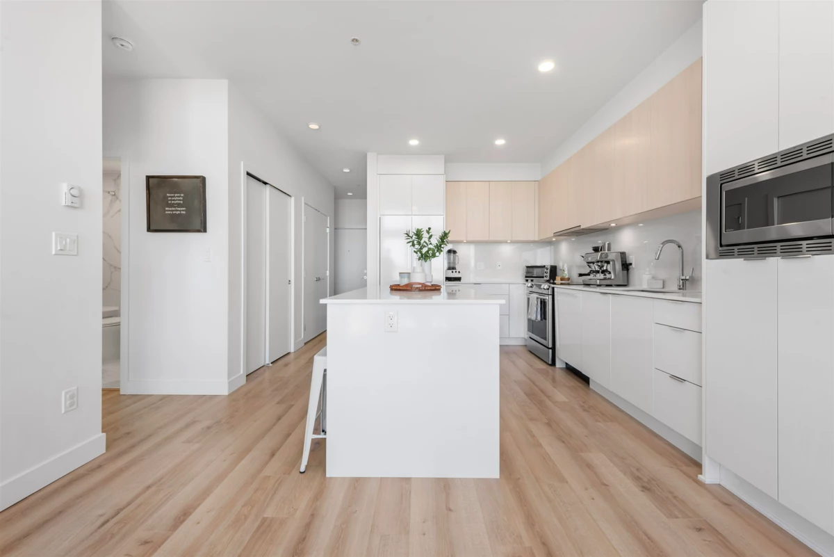 Kitchen Photo of 401 1892 Starling Drive, Tsawwassen, BC