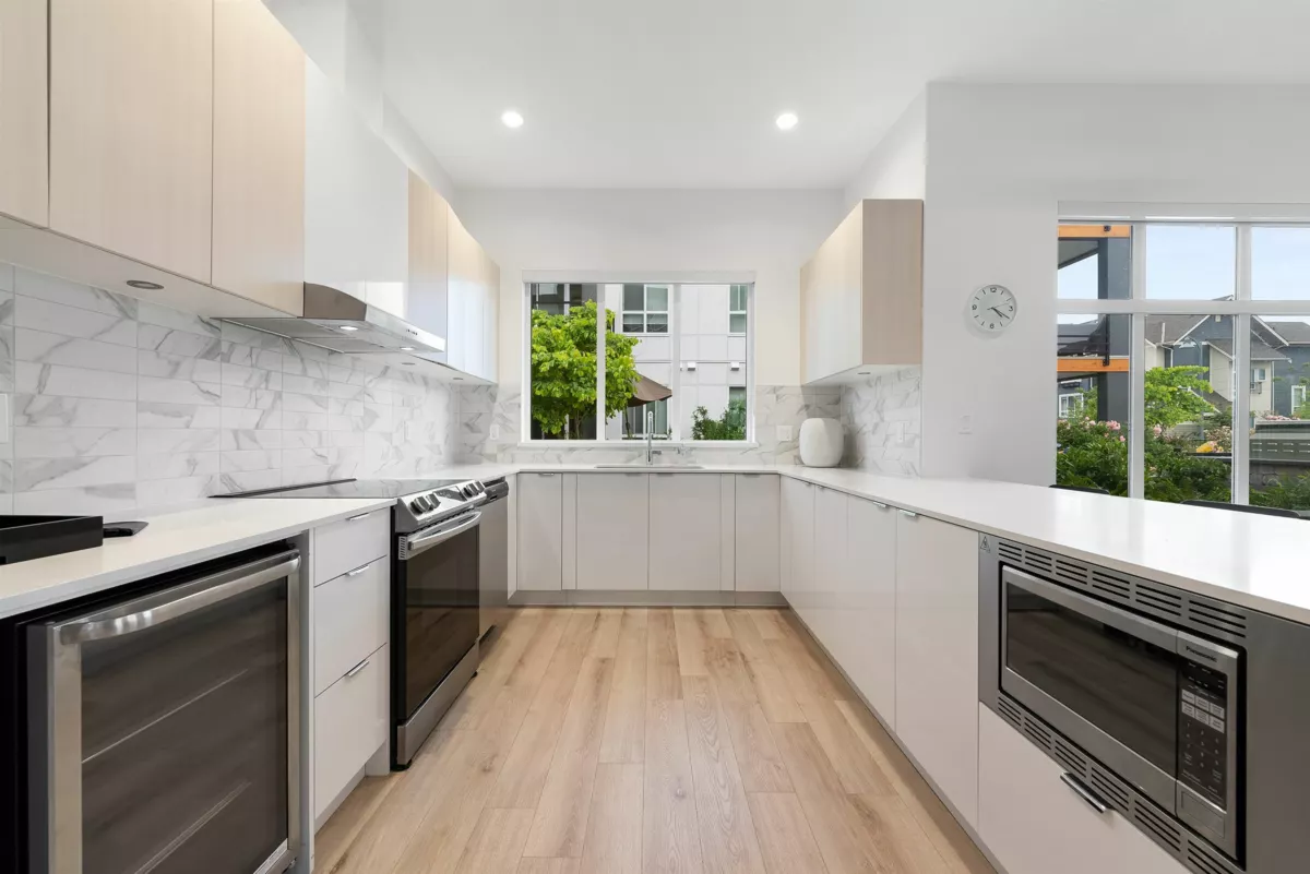 Outdoor Deck Photo of 401 1892 Starling Drive, Tsawwassen, BC