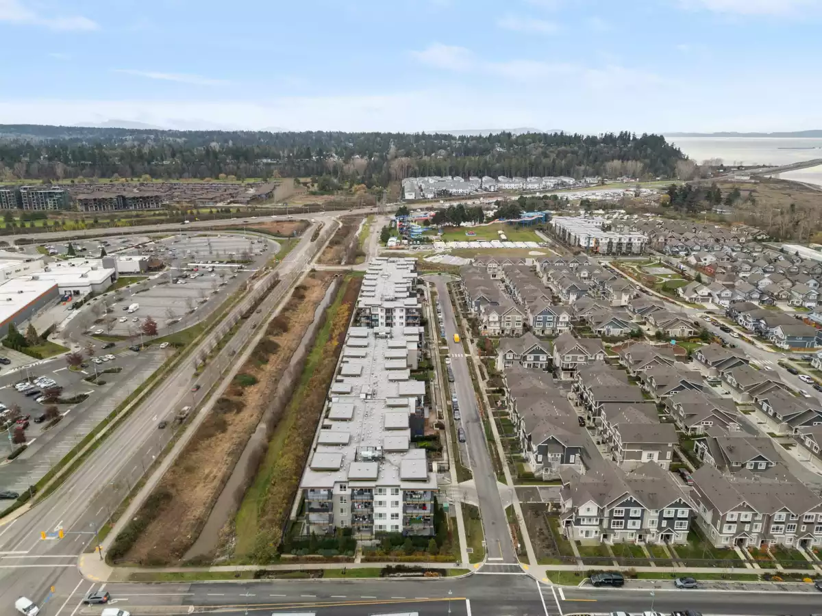 Outdoor Kitchen Photo of 401 1892 Starling Drive, Tsawwassen, BC