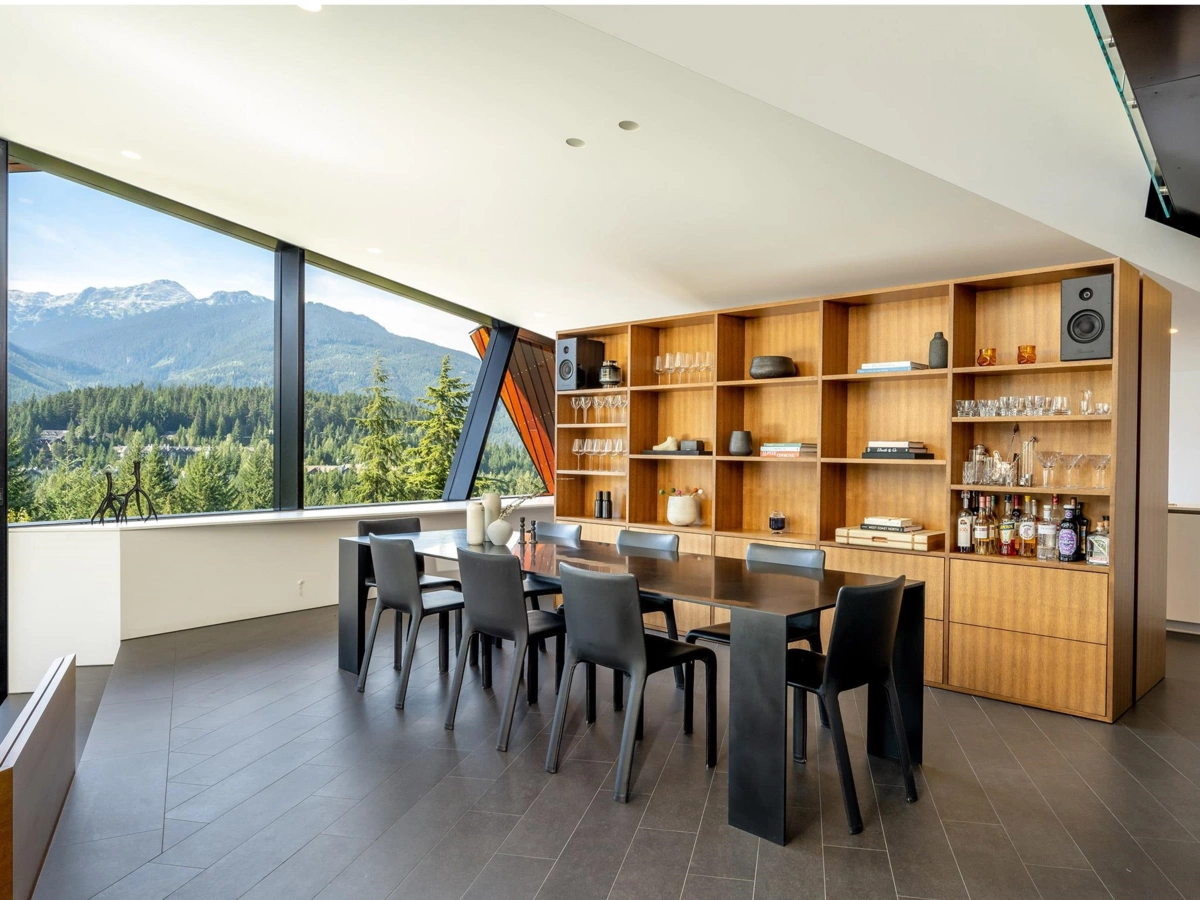 Breakfast Nook Photo of 3801 Sunridge Place, Whistler, BC