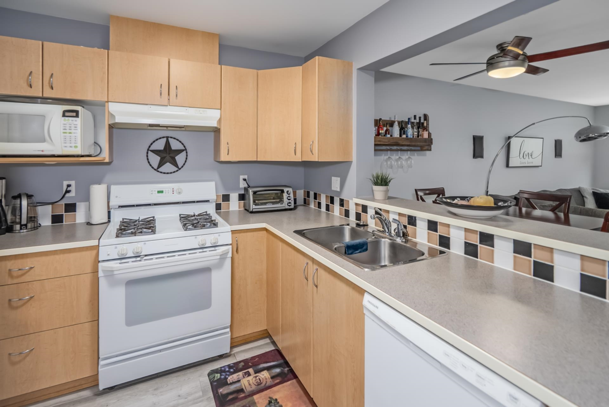 Bedroom 2 Photo of 417 15210 Guildford Drive, Surrey, BC