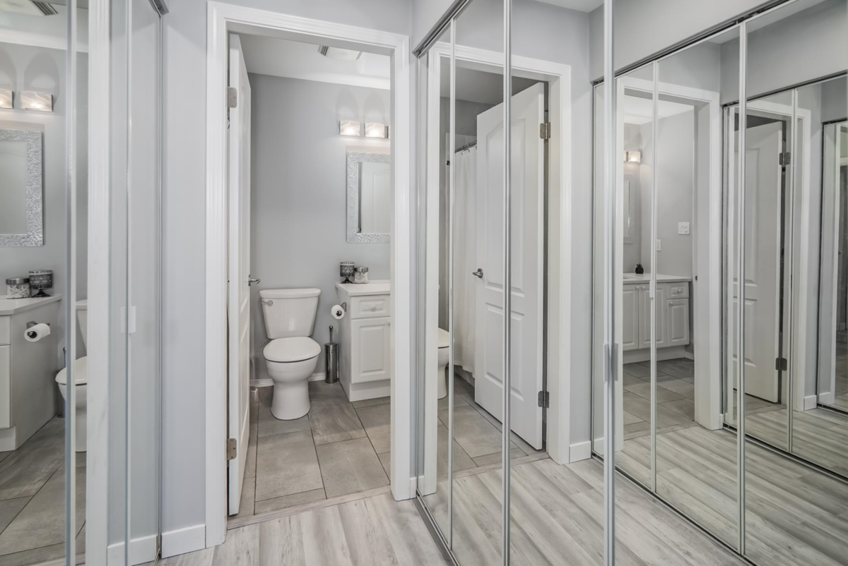 Laundry Room Photo of 417 15210 Guildford Drive, Surrey, BC