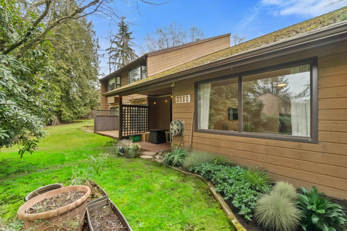 Guest Bathroom Photo of 4208 Garden Grove Drive, Burnaby, BC