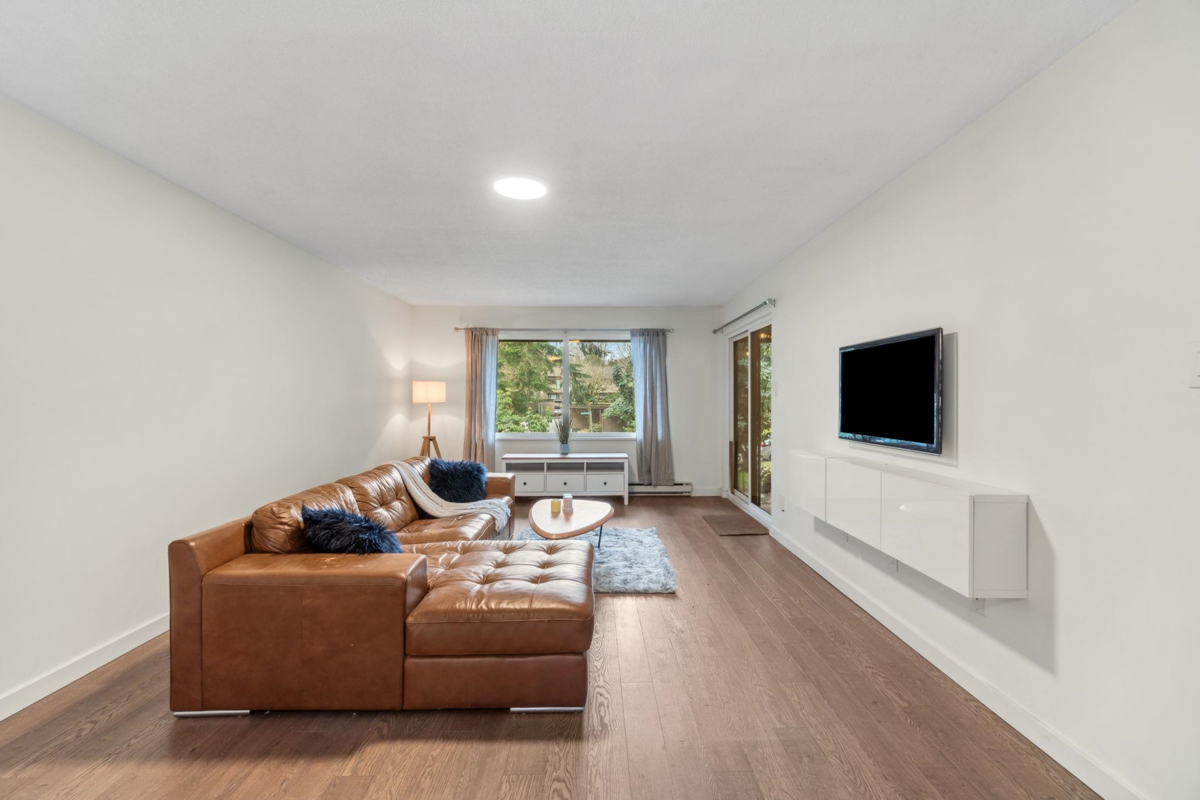 Kitchen Photo of 4208 Garden Grove Drive, Burnaby, BC