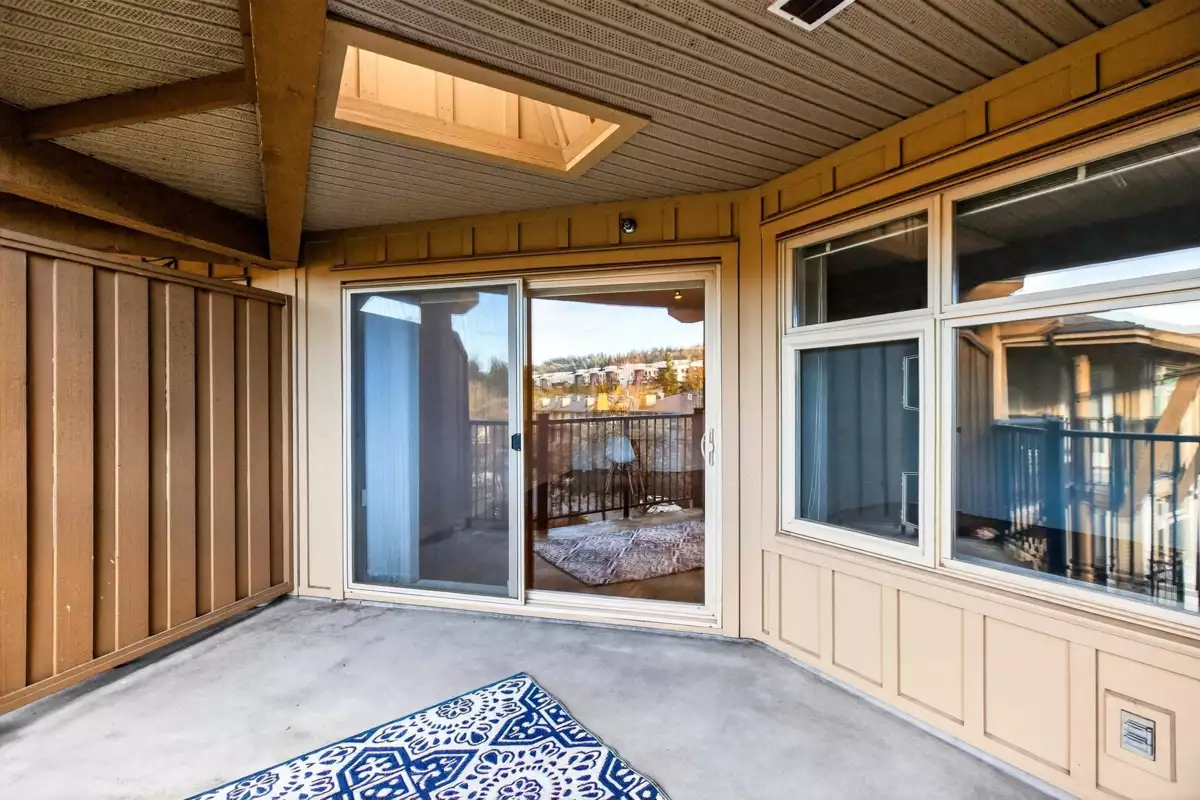 Entry Foyer Photo of 408 300 Klahanie Drive, Port Moody, BC