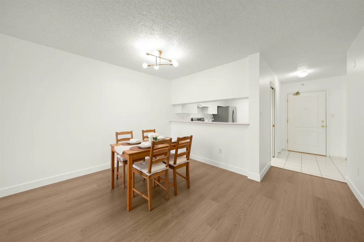 Dining Area Photo of 608 1190 Pipeline Road, Coquitlam, BC
