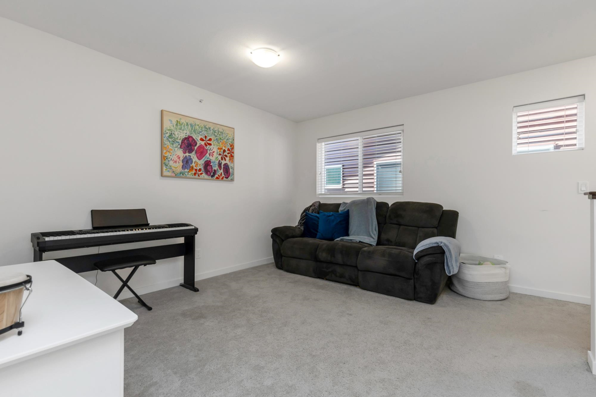 Laundry Room Photo of 12933 240a Street, Maple Ridge, BC