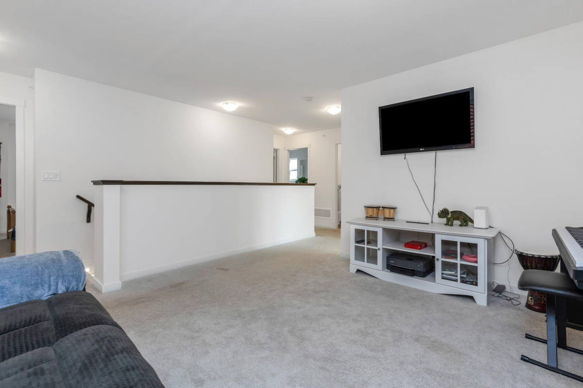 Mudroom Photo of 12933 240a Street, Maple Ridge, BC