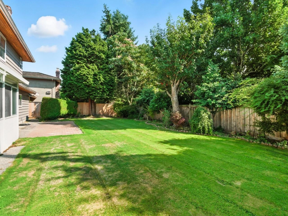 Garage Interior Photo of 7080 Kimberley Drive, Richmond, BC
