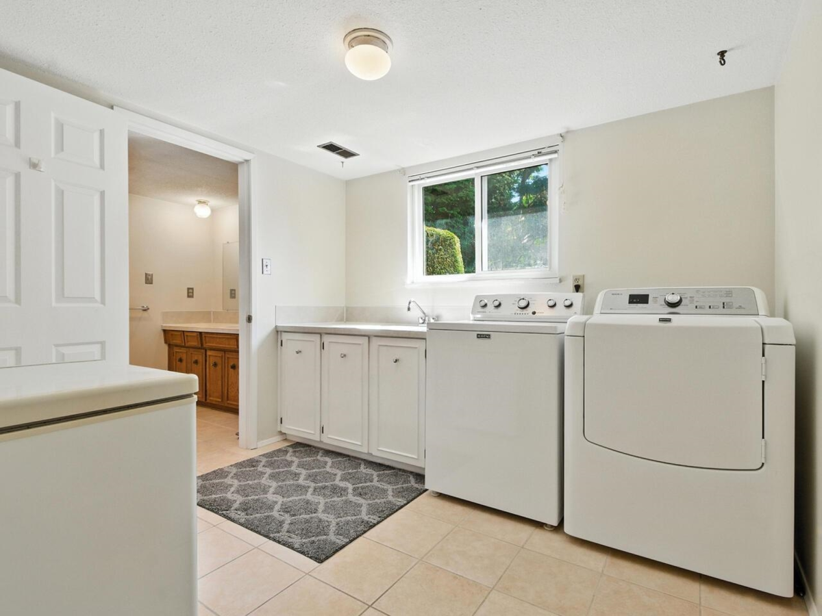 Hallway Photo of 7080 Kimberley Drive, Richmond, BC