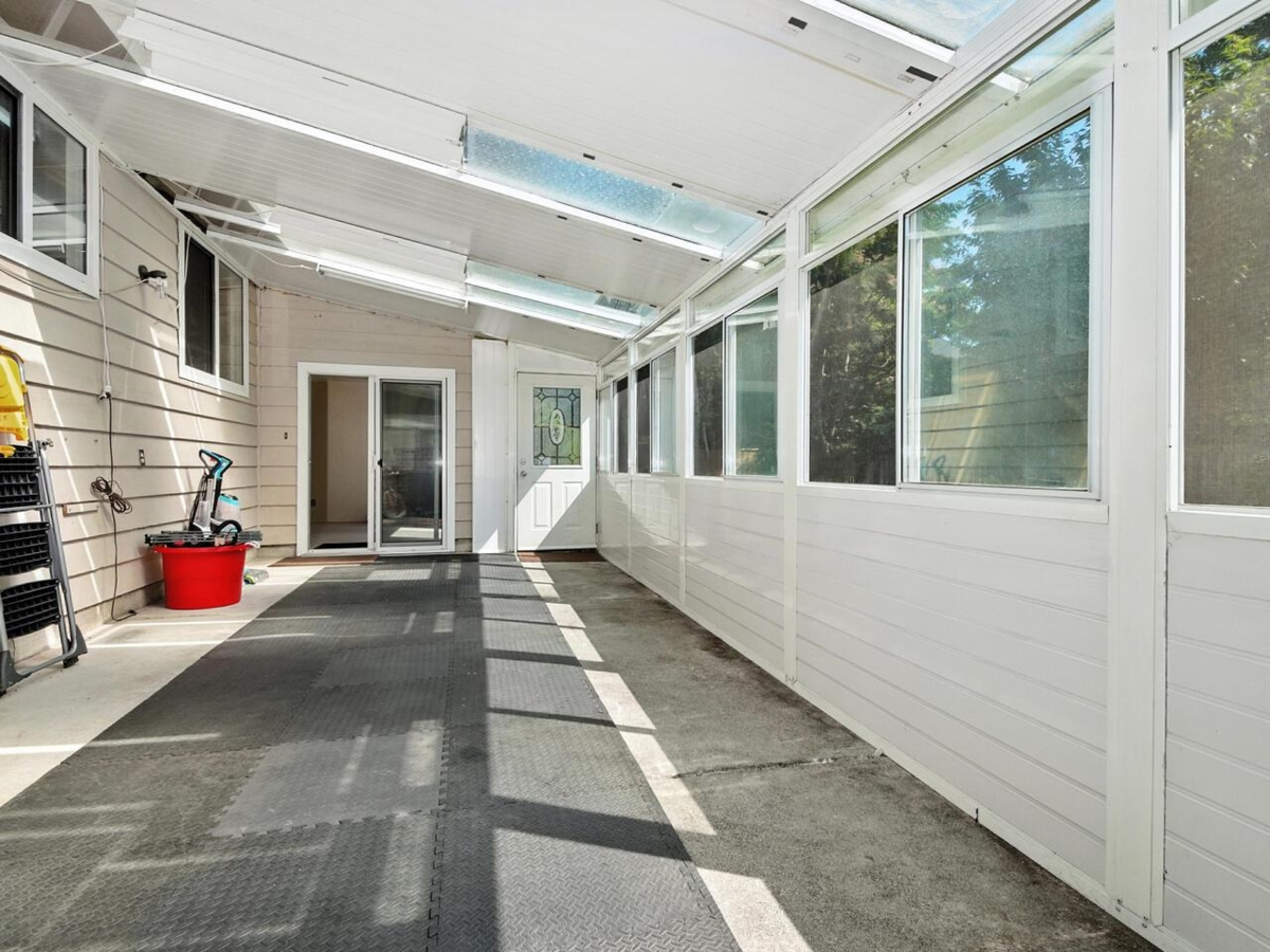 Mudroom Photo of 7080 Kimberley Drive, Richmond, BC