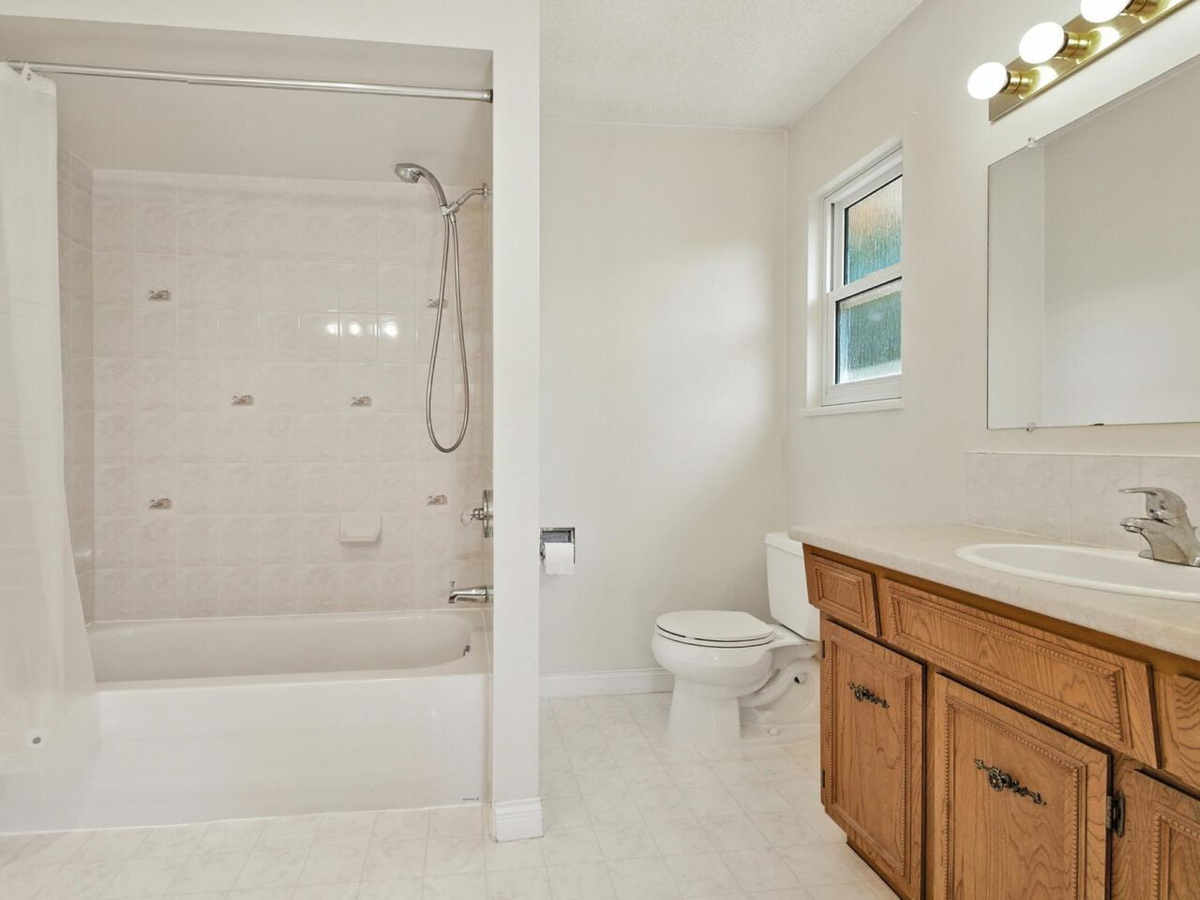 Office / Den Photo of 7080 Kimberley Drive, Richmond, BC