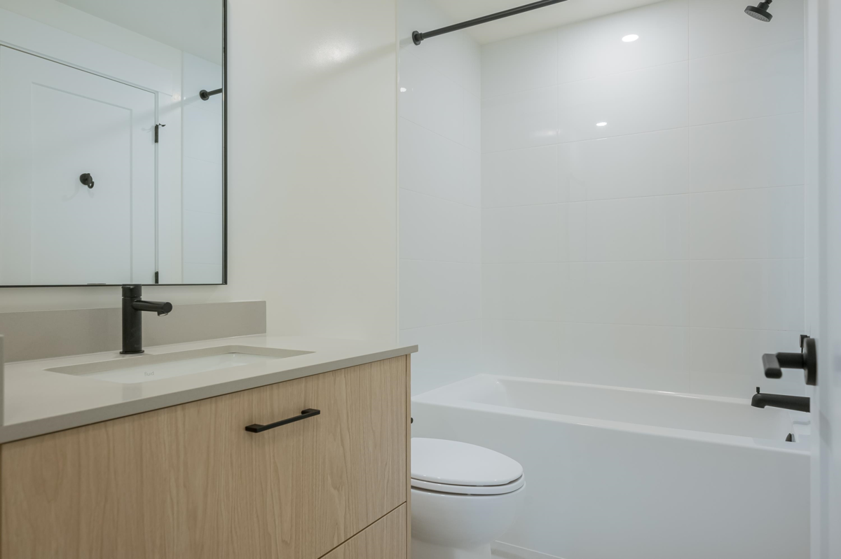 Garden / Landscaping Photo of 414 27218 Aldergrove Town Center Drive, Langley, BC