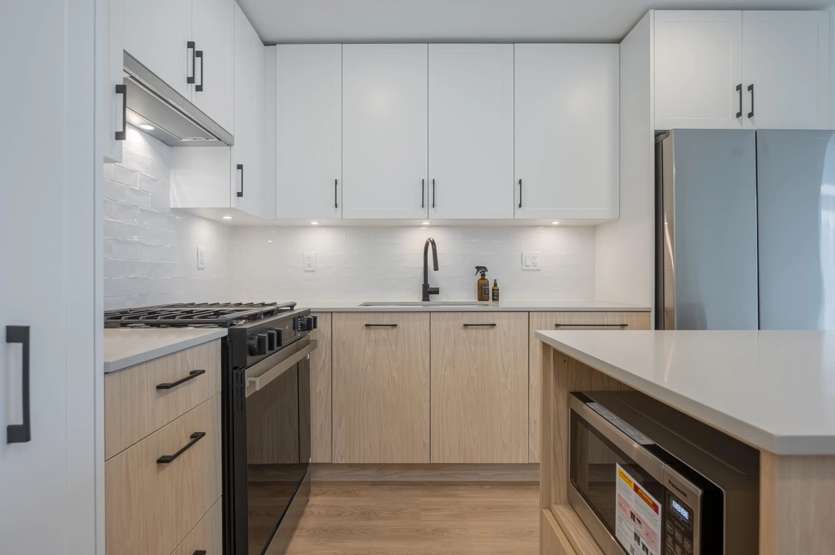 Walk-In Closet Photo of 414 27218 Aldergrove Town Center Drive, Langley, BC