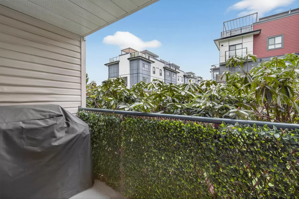 Backyard Photo of 107 33708 King Road, Abbotsford, BC